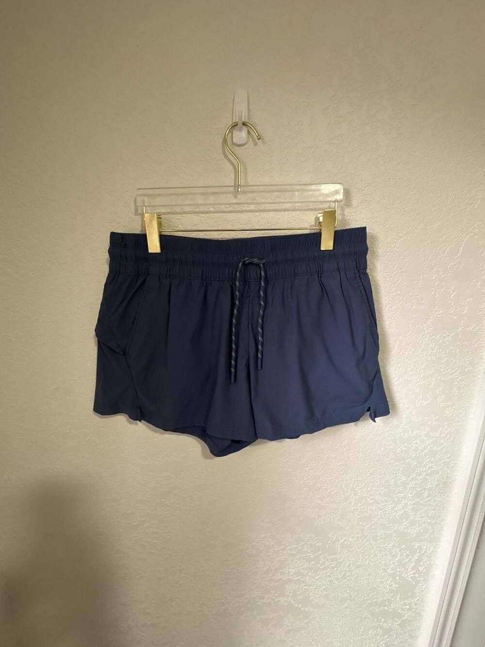Avalanche Outdoor Supply Company Athletic Shorts Size Large Blue